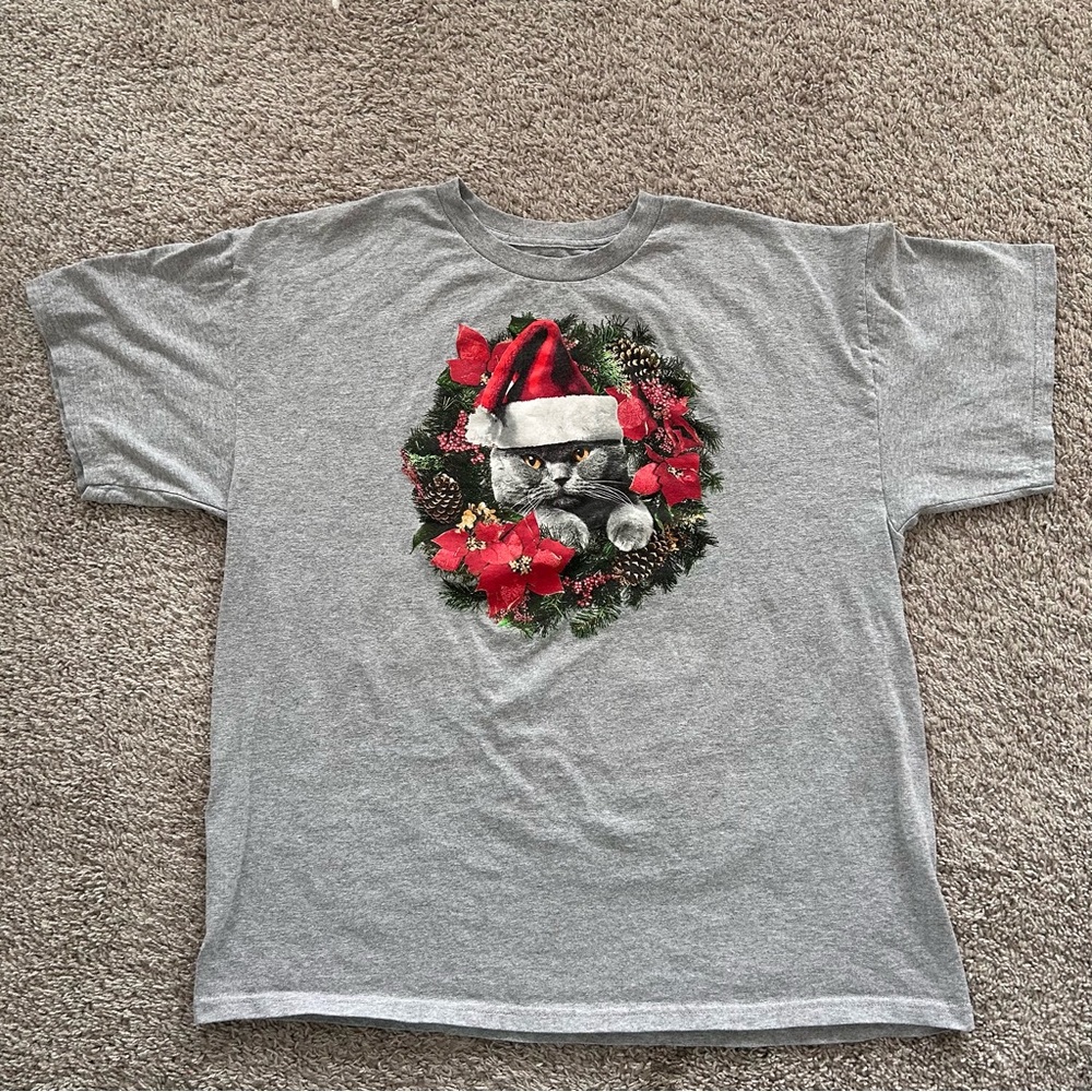 Vintage 90s Christmas Cat Wreath T-Shirt • XL • Gray Holiday Graphic • Tubular